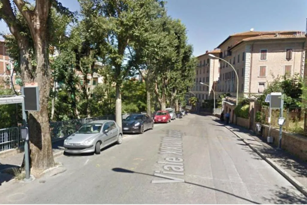 La Stanzetta - Very Small, No Kitchen contacts
